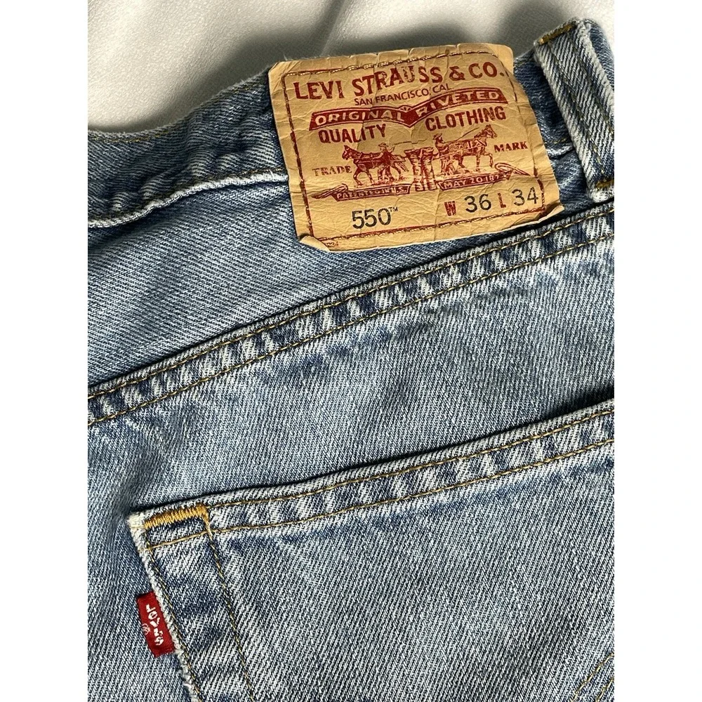 Levis‎ Mens Relaxed Fit 550 Jeans Light Wash Size 36x34 Thrashed, Stains